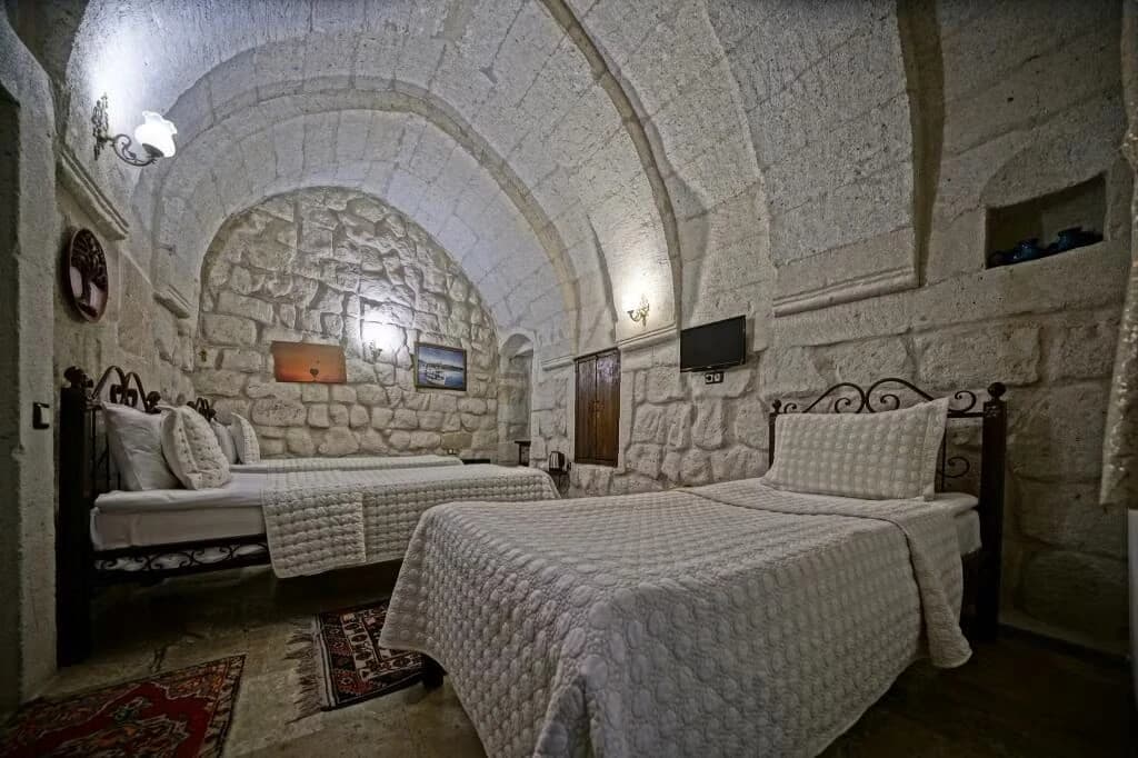 Emit Cave Hotel